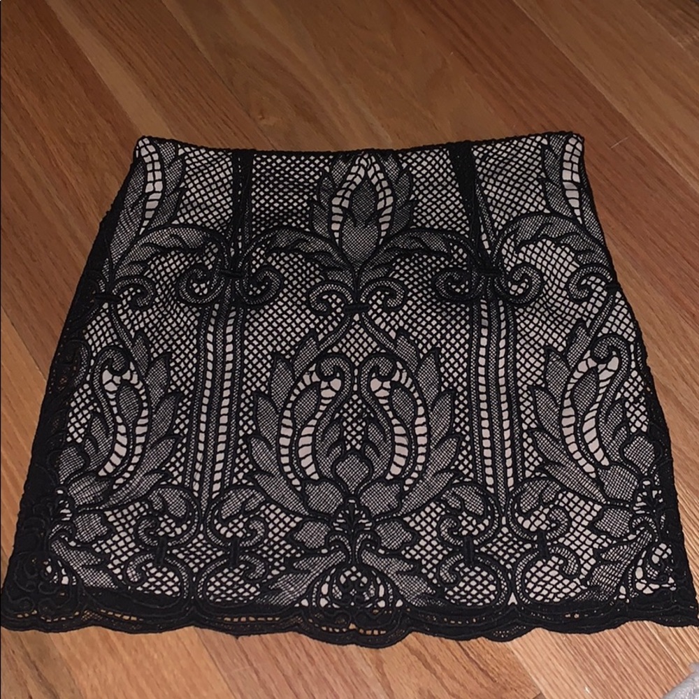 forever 21 black lace skirt